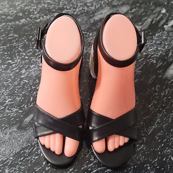 BRAND NEW BERNESS EBBA CRISS-CROSS  BLOCK HEEL OPEN TOE  SANDAL G1 - Picture 3 of 15